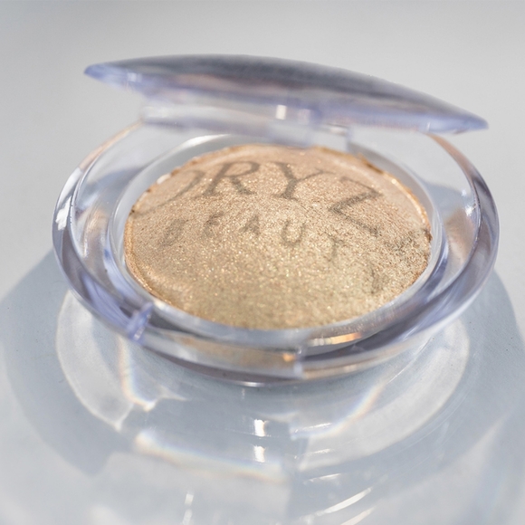 Oryza Beauty Baked Opaline Highlighter in Sunkissed - Picture 4 of 8